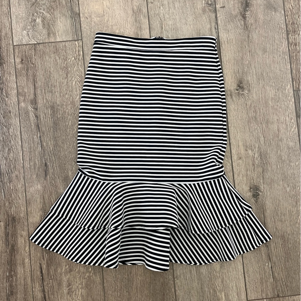 Banana Republic Mermaid Skirt. Black and White Striped. Size 0-4